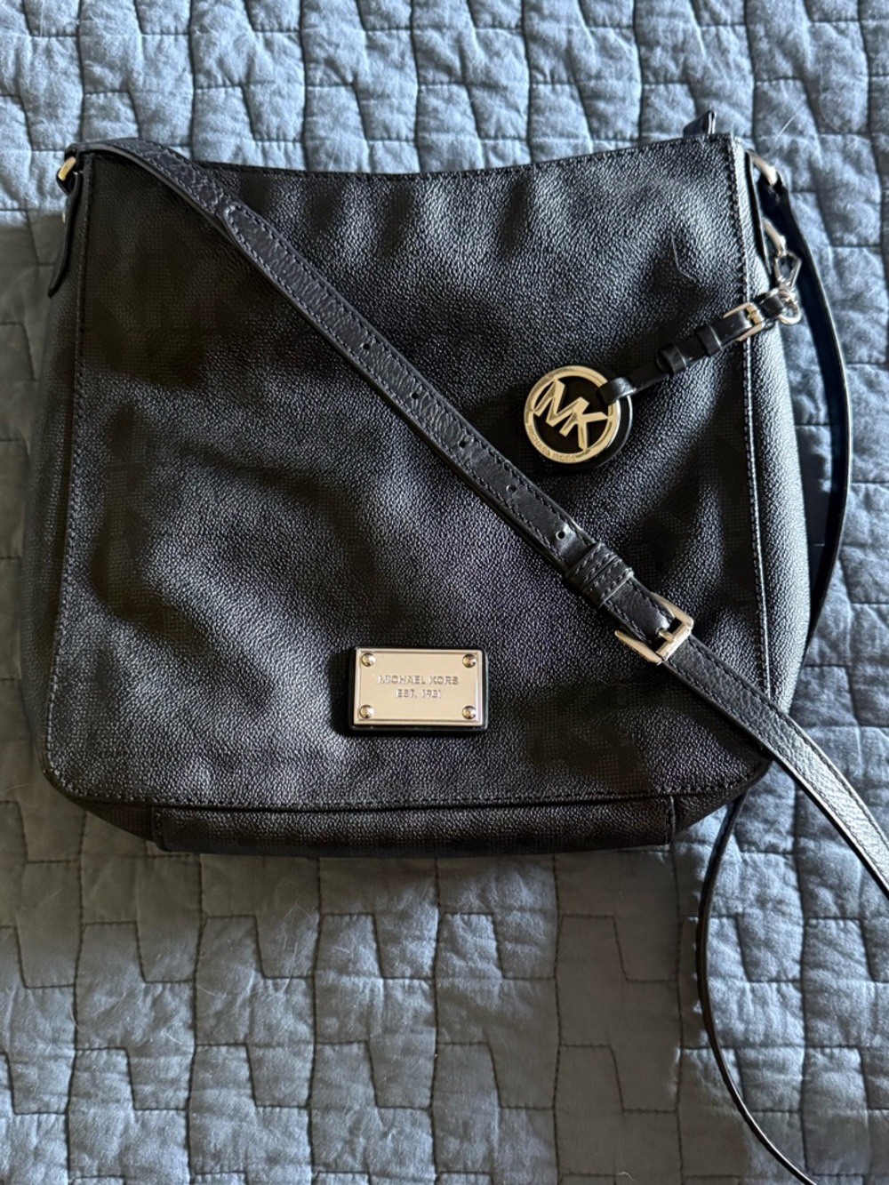 Michael Kors Jet Set Travel Messenger Bag with MK Charm